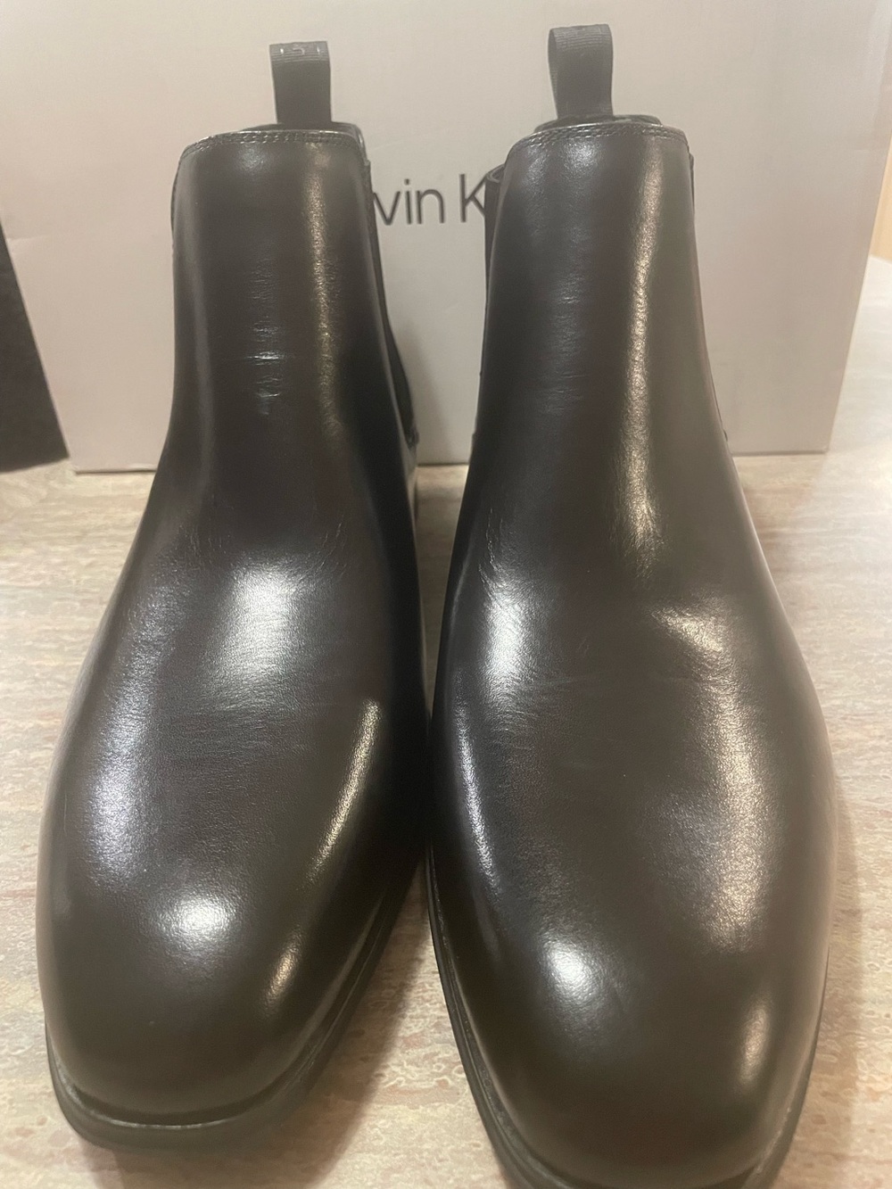 Calvin Klein Men’s Black Leather Donto Chelsea boots size 9.5